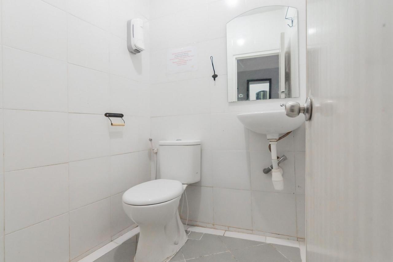 Reddoorz At Sani Guest House Balikpapan Esterno foto