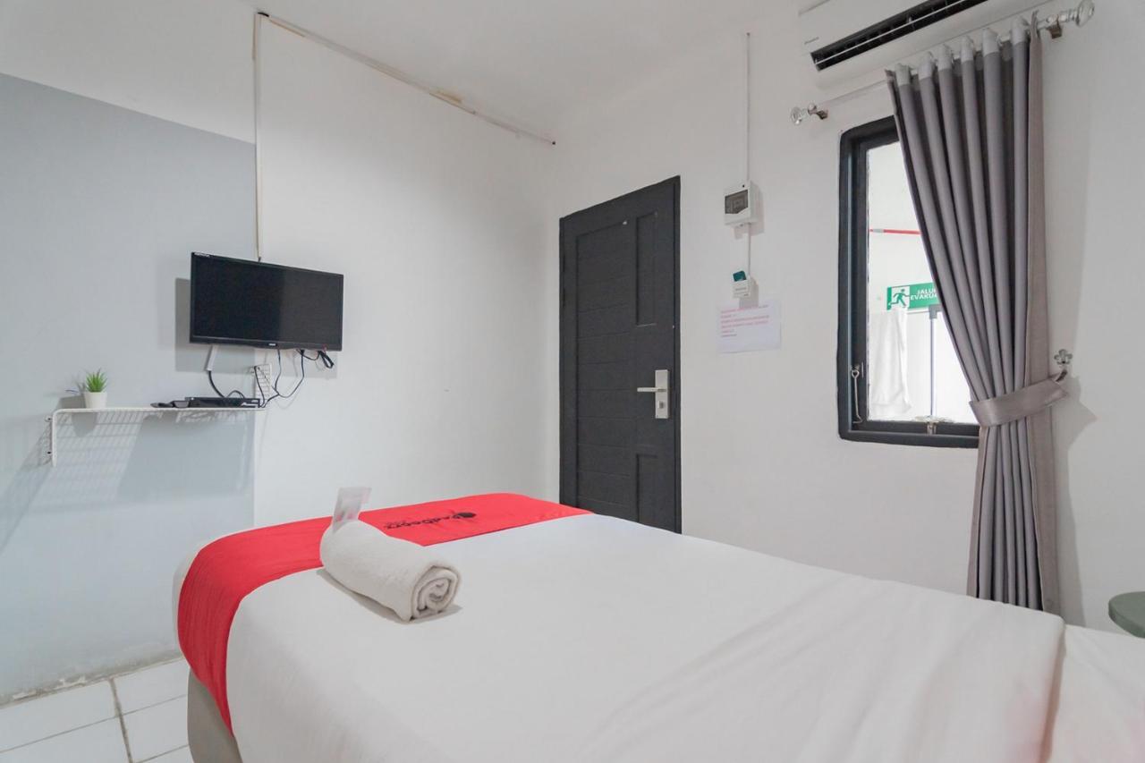 Reddoorz At Sani Guest House Balikpapan Esterno foto