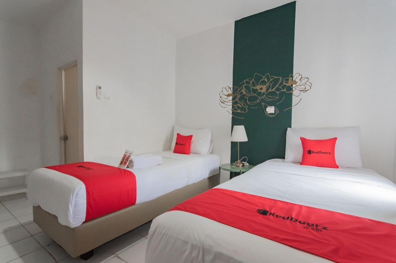 Reddoorz At Sani Guest House Balikpapan Esterno foto