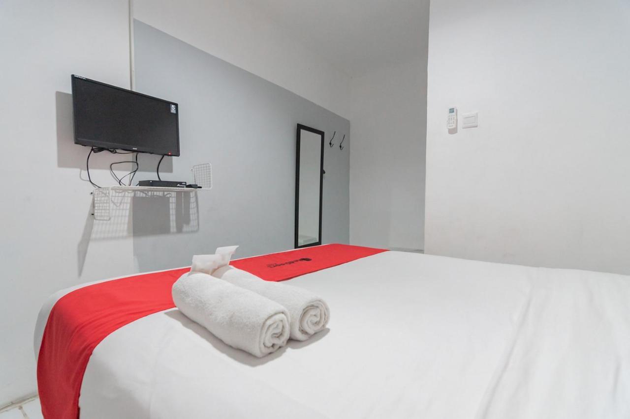 Reddoorz At Sani Guest House Balikpapan Esterno foto