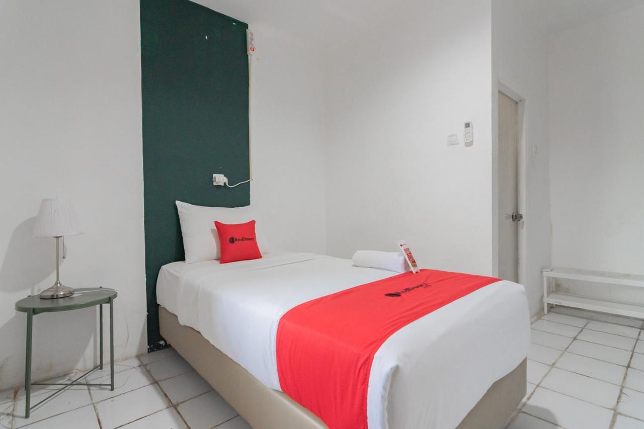 Reddoorz At Sani Guest House Balikpapan Esterno foto
