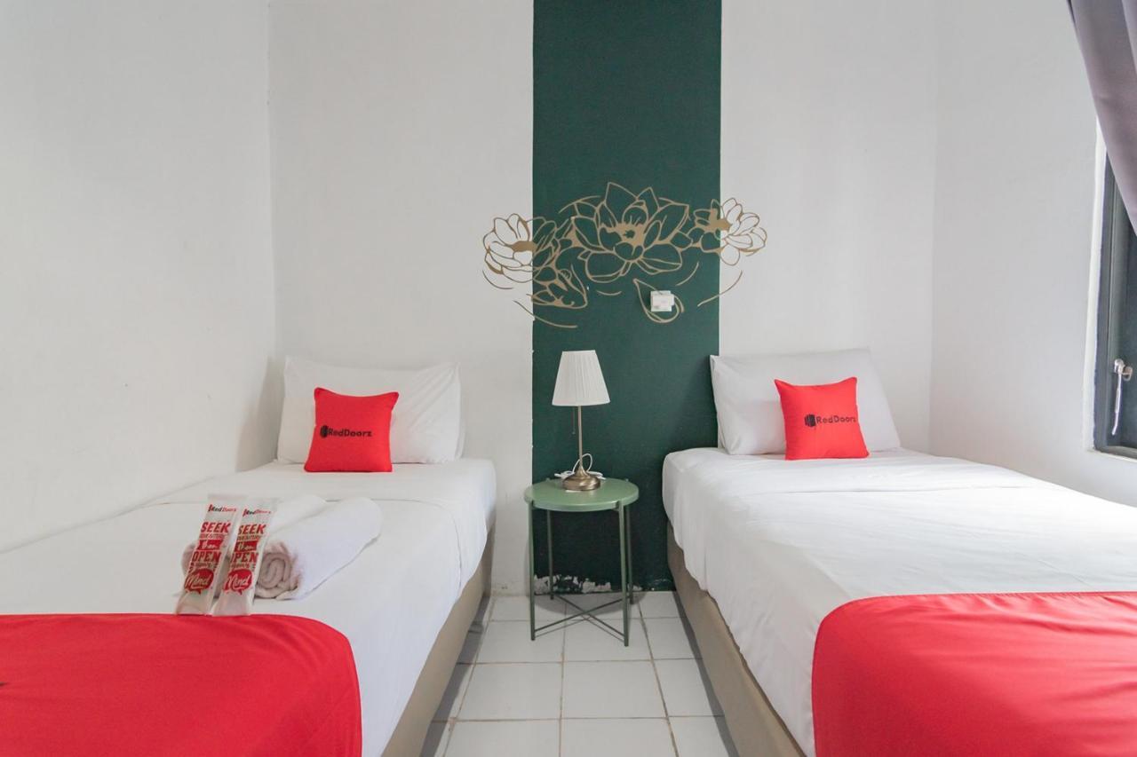 Reddoorz At Sani Guest House Balikpapan Esterno foto