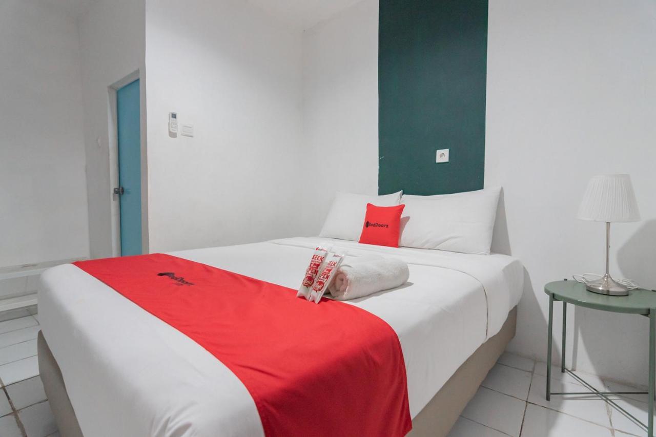 Reddoorz At Sani Guest House Balikpapan Esterno foto