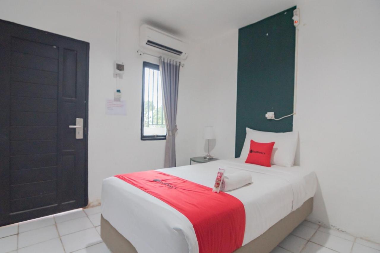 Reddoorz At Sani Guest House Balikpapan Esterno foto